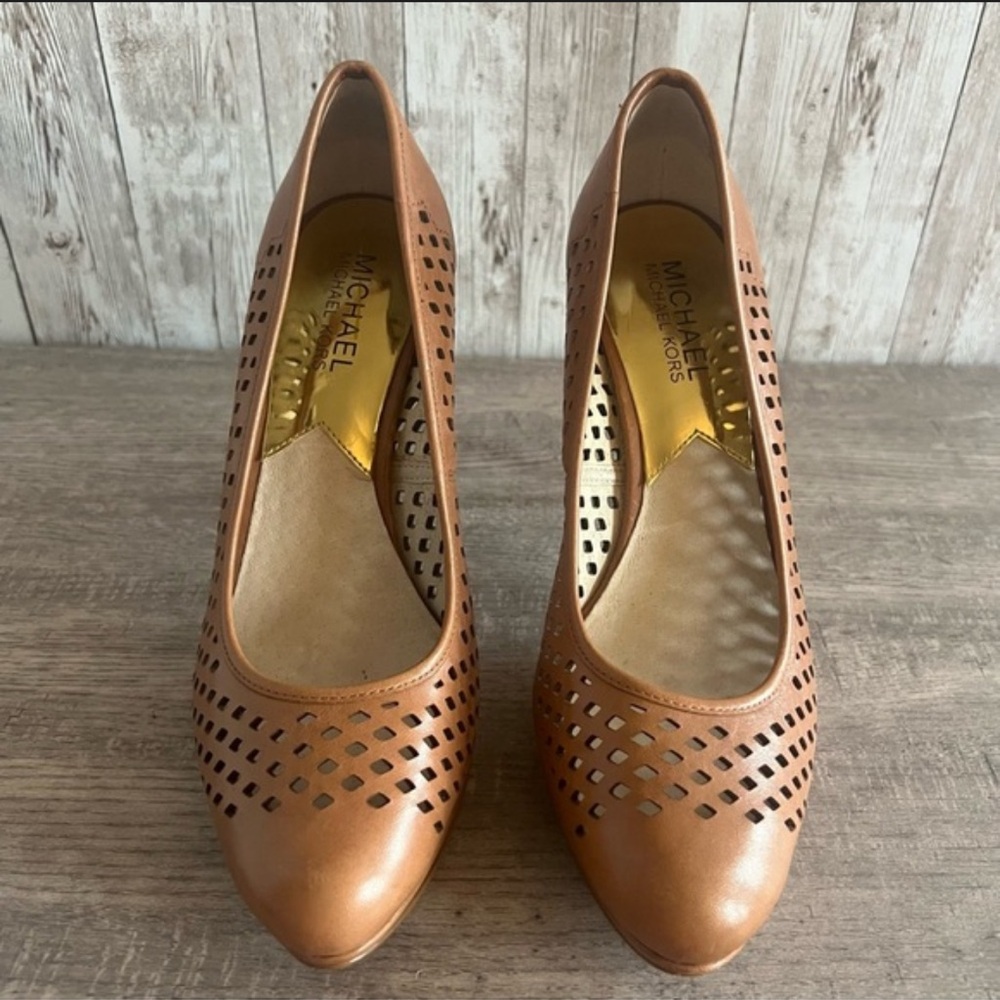 MICHAEL Michael Kors Florentine Laser-cut Leather Pumps In Brown and Tan - Picture 1 of 16